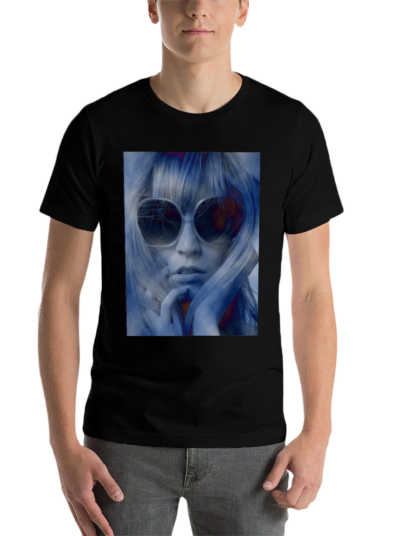 Retro Chic Tee: Black T-Shirt with Sunglasses Woman Print