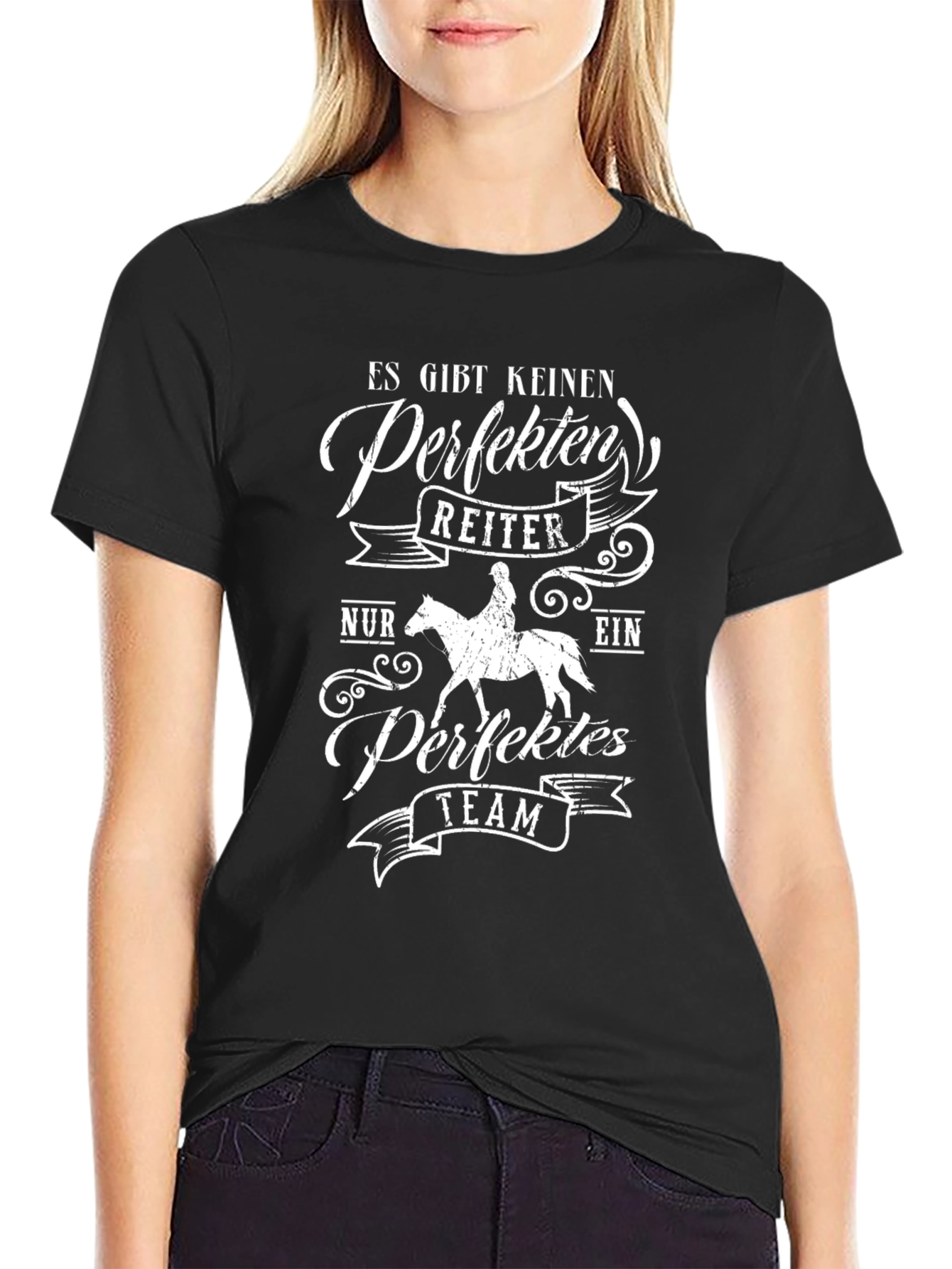 Es Gibt Keinen Perfekten Reiter T-Shirt - Equestrian Tee