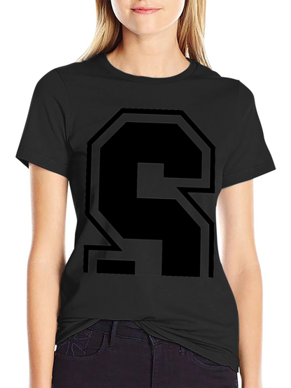 Bold Black Letter S Graphic T-Shirt - Modern Style