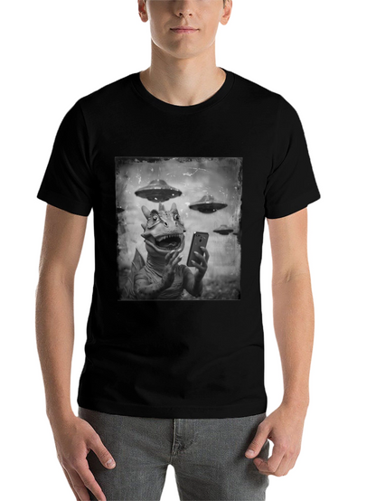Retro Alien Lizard Selfie Graphic Tee